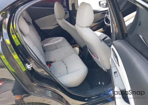 2019 Toyota Yaris L из США, поврежденный, VIN 3MYDLBYV7KY528360